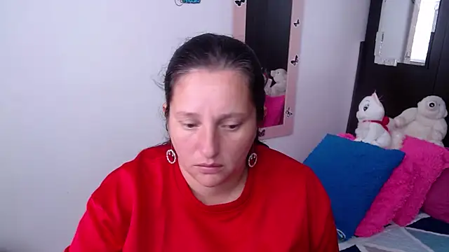 CristialJones  online show from November 6, 2025, 2:40 pm