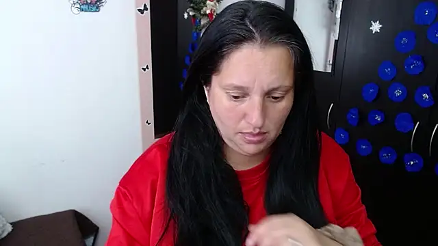 CristialJones  online show from December 15, 2025, 2:43 pm