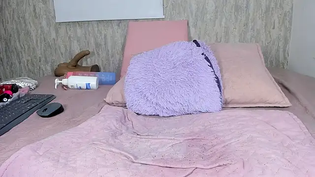violett lo online show from December 28, 2024, 6:06 am