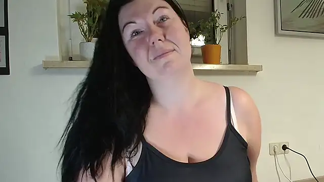 p6w official online show from September 24, 2025, 3:32 am