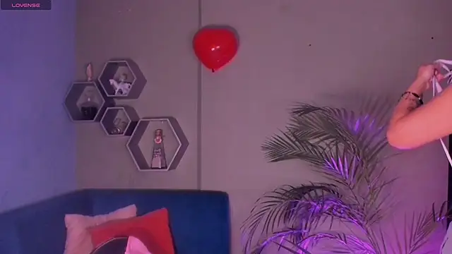 Sussy Bell01 online show from February 20, 2025, 6:02 pm