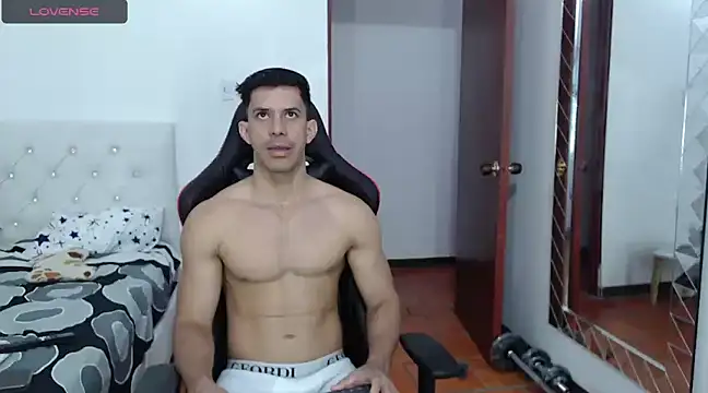 Snapshot of JoseRumbero26 chatting on February 10, 2025, 12:08 pm JoseRumbero26 online show from February 10, 2025, 12:08 pm