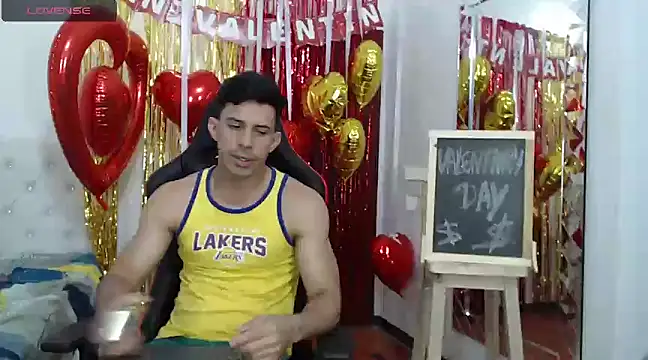 Snapshot of JoseRumbero26 chatting on February 17, 2025, 3:31 pm JoseRumbero26 online show from February 17, 2025, 3:31 pm