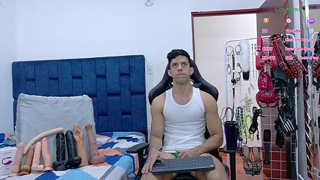 JoseRumbero26 online show from February 7, 2026, 2:10 pm