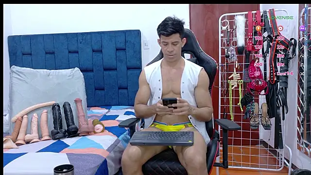 JoseRumbero26 online show from February 24, 2026, 3:15 am