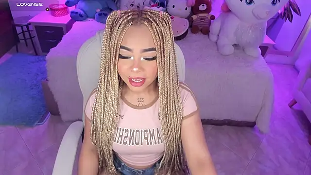 Snapshot of conny__curly chatting on January 27, 2025, 1:30 pm conny curly online show from January 27, 2025, 1:30 pm