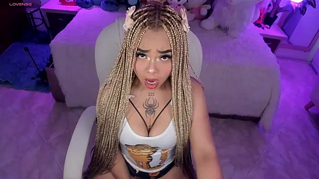 Snapshot of conny__curly chatting on February 1, 2025, 1:09 pm conny curly online show from February 1, 2025, 1:09 pm