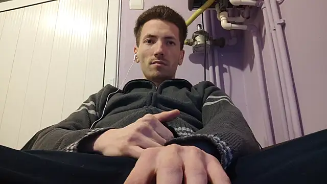 Snapshot of _Hocthus_ chatting on February 3, 2025, 5:35 pm Hocthus online show from February 3, 2025, 5:35 pm