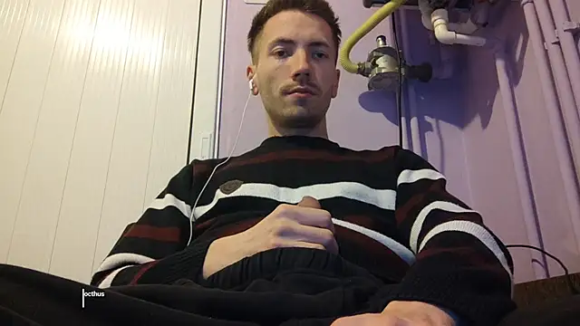 Snapshot of _Hocthus_ chatting on February 27, 2025, 4:10 pm Hocthus online show from February 27, 2025, 4:10 pm