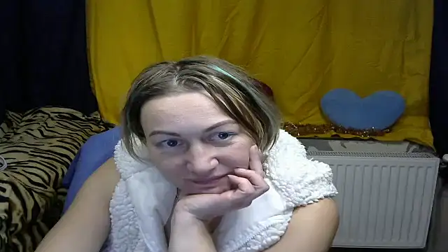 wLESLYMOSw online show from January 3, 2025, 6:14 pm