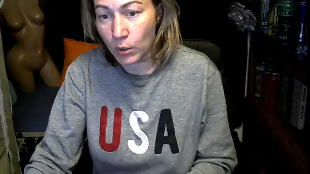 wLESLYMOSw online show from November 14, 2025, 8:24 am