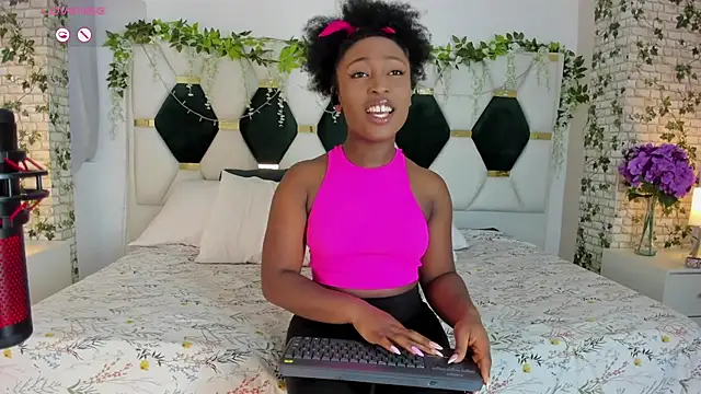 EmmaSanzz  online show from January 17, 2025, 11:27 am