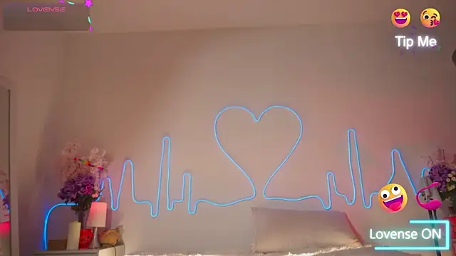 EmmaSanzz  online show from November 6, 2025, 11:33 am