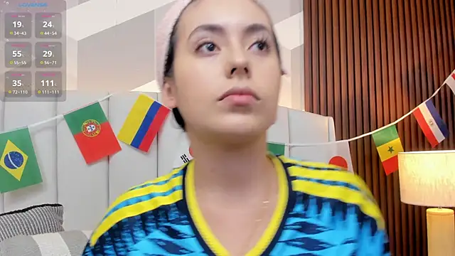 Julietasantos   online show from June 12, 2026, 6:40 pm