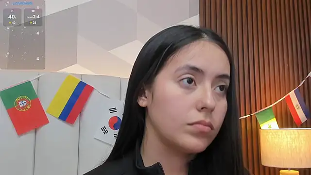 Julietasantos   online show from June 16, 2026, 6:32 pm