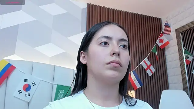 Julietasantos   online show from June 25, 2026, 6:23 pm