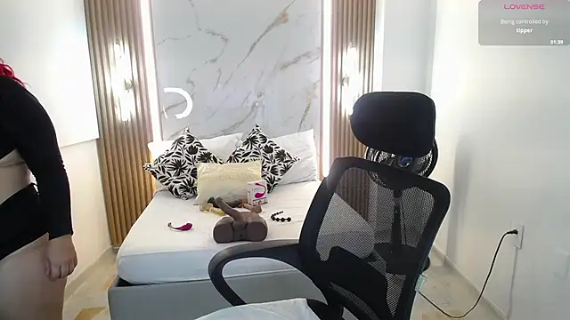 Snapshot of Mariana_Rojas chatting on February 15, 2026, 5:04 am Mariana Rojas online show from February 15, 2026, 5:04 am