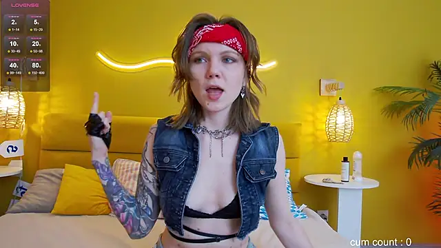 Snapshot of lessysweety chatting on October 1, 2025, 3:01 am lessysweety online show from October 1, 2025, 3:01 am