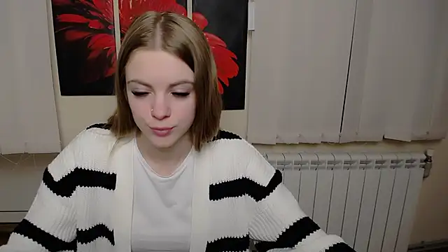AliceFlirtt  online show from December 7, 2024, 12:35 pm