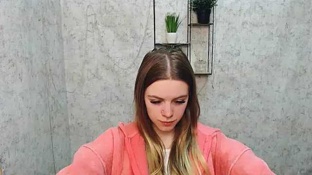 AliceFlirtt  online show from February 24, 2025, 11:32 am