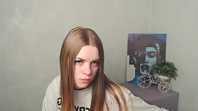 AliceFlirtt  online show from March 19, 2025, 8:12 am
