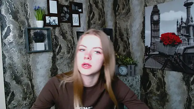 AliceFlirtt  online show from September 22, 2025, 10:06 am