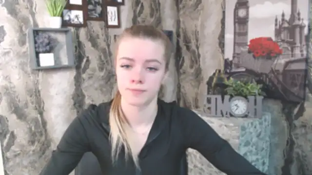 AliceFlirtt  online show from December 5, 2025, 9:51 am