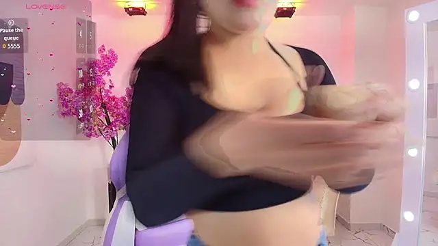 Kaori ayu online show from November 21, 2025, 12:26 pm