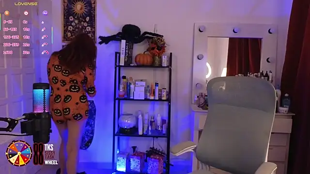 Snapshot of LilyVelvett chatting on September 19, 2025, 3:30 am LilyVelvett online show from September 19, 2025, 3:30 am
