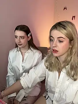 Snapshot of your_favoritegirls chatting on February 12, 2025, 4:33 pm your favoritegirls online show from February 12, 2025, 4:33 pm