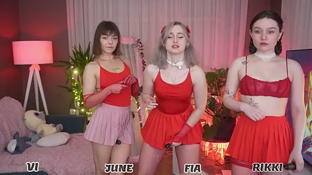 Snapshot of your_favoritegirls chatting on October 6, 2025, 2:31 am your favoritegirls online show from October 6, 2025, 2:31 am