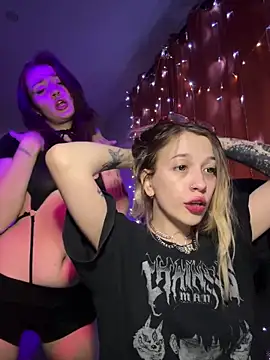 Dooubletroublee online show from January 25, 2025, 4:23 am