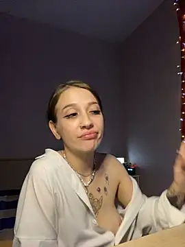 Dooubletroublee online show from February 23, 2025, 9:37 pm