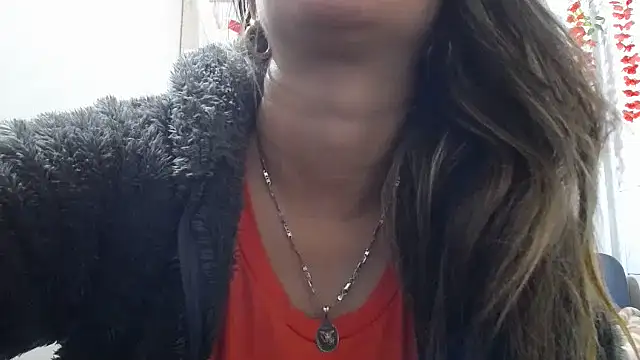 Luna girlhot  online show from February 5, 2026, 4:44 pm