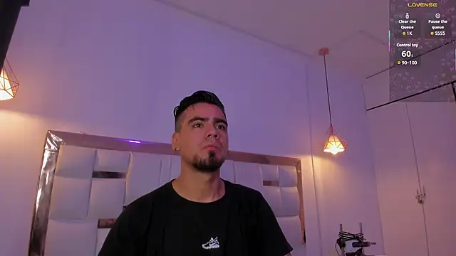 PittAndLunaa online show from December 5, 2025, 12:25 pm