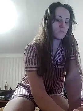 Snapshot of emeli_moon chatting on January 1, 2025, 6:06 pm emeli moon online show from January 1, 2025, 6:06 pm