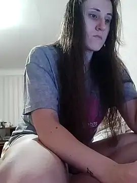 Snapshot of emeli_moon chatting on October 19, 2025, 9:26 pm emeli moon online show from October 19, 2025, 9:26 pm