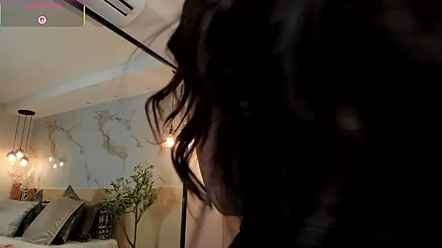 LeaThompson online show from September 11, 2025, 11:38 pm