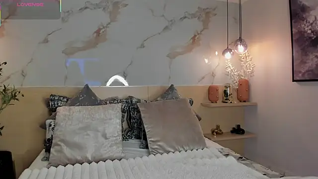 LeaThompson online show from September 27, 2025, 10:37 pm