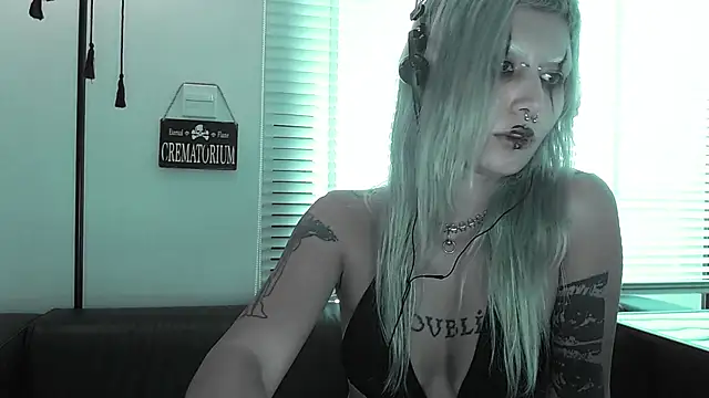 Snapshot of god_x_girl chatting on May 15, 2026, 11:01 pm god x girl online show from May 15, 2026, 11:01 pm