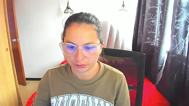 samantha  wilson online show from October 27, 2025, 2:43 pm