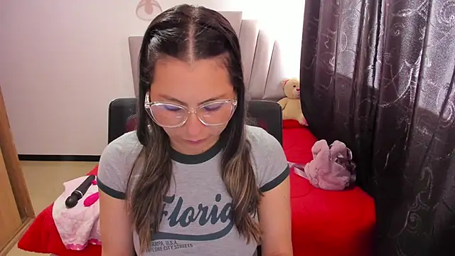 samantha  wilson online show from November 26, 2025, 1:45 pm