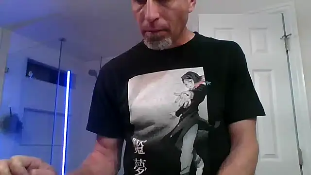 El Gizmo online show from May 4, 2026, 9:16 am