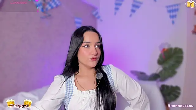 Snapshot of hanna_lee02 chatting on October 2, 2025, 12:23 pm hanna lee02 online show from October 2, 2025, 12:23 pm