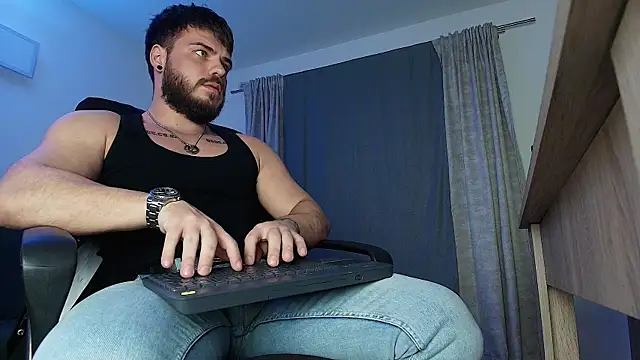 Snapshot of juliusmasters chatting on December 18, 2024, 12:21 am juliusmasters online show from December 18, 2024, 12:21 am
