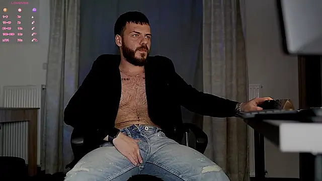 juliusmasters online show from October 28, 2025, 8:55 pm