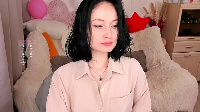 LisaMooore online show from April 22, 2026, 6:53 pm