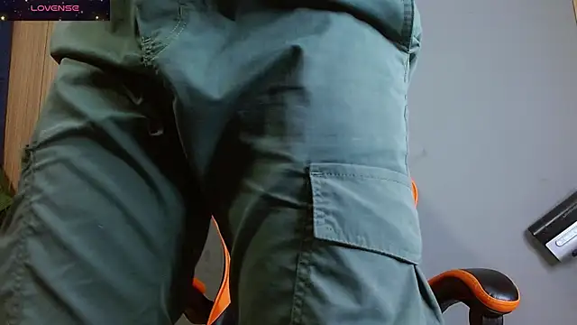 Snapshot of Mr_WhiteCock chatting on September 26, 2025, 7:18 pm Mr WhiteCock online show from September 26, 2025, 7:18 pm