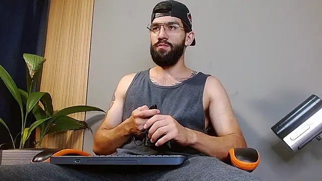 Snapshot of Mr_WhiteCock chatting on September 29, 2025, 11:20 pm Mr WhiteCock online show from September 29, 2025, 11:20 pm