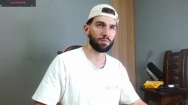 Snapshot of Mr_WhiteCock chatting on October 16, 2025, 11:50 pm Mr WhiteCock online show from October 16, 2025, 11:50 pm